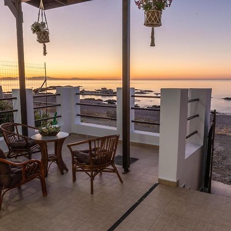 Tsampika'S Beachfront House In Stegna Архангелос Екстериор снимка