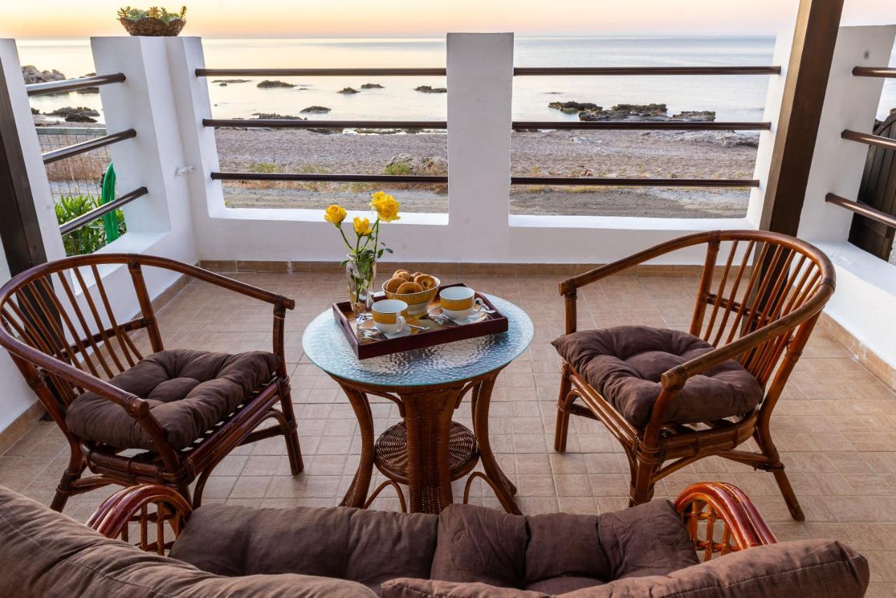 Tsampika'S Beachfront House In Stegna Архангелос Екстериор снимка